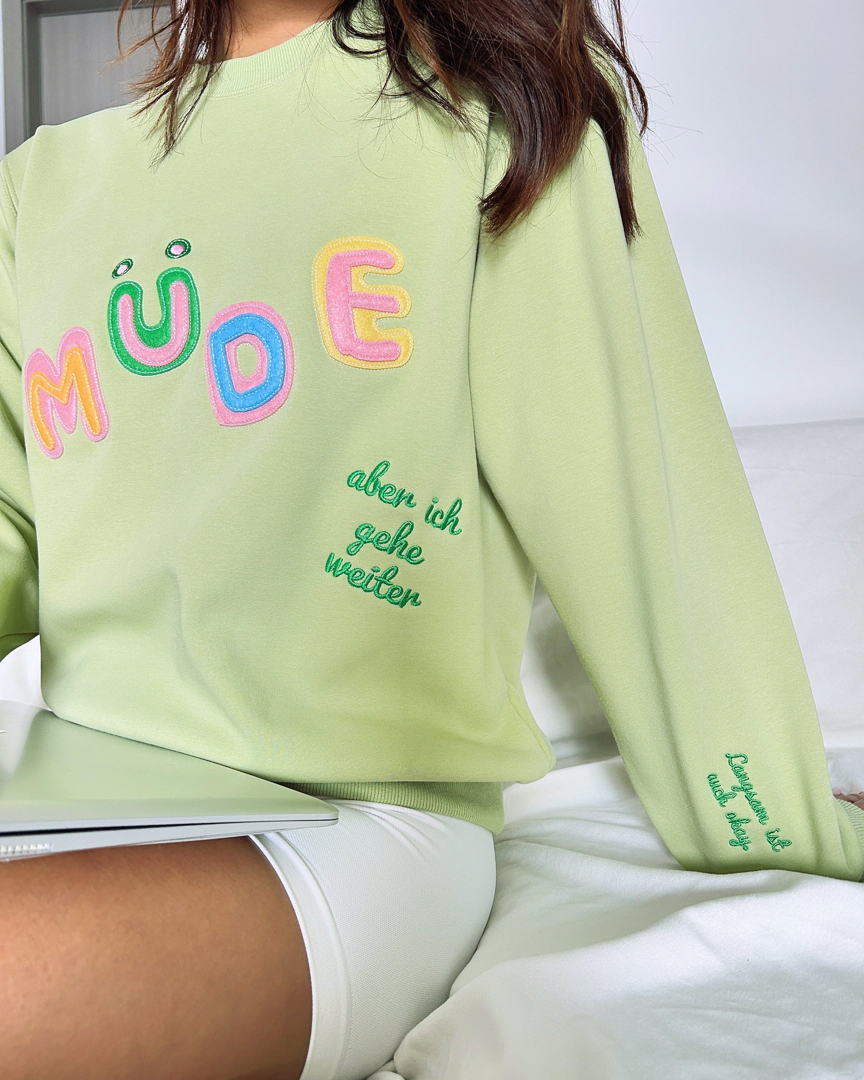 Cozy "Müde But Motivated" Crewneck Sweatshirt – Your Go-To for Fall Comfort & Mindful Moments