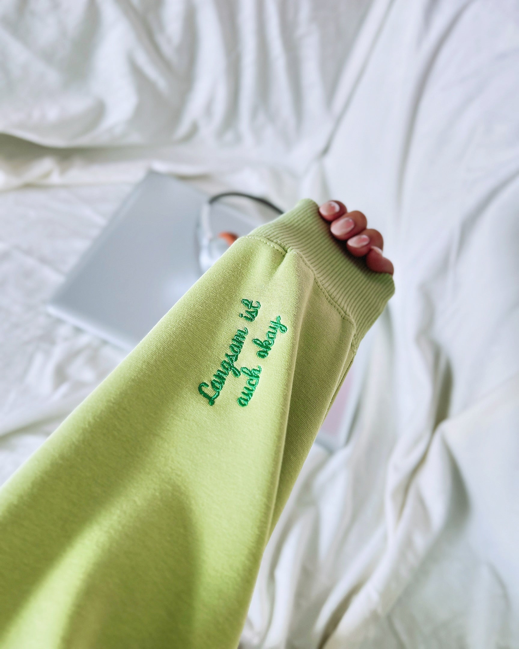 Cozy "Müde But Motivated" Crewneck Sweatshirt – Your Go-To for Fall Comfort & Mindful Moments