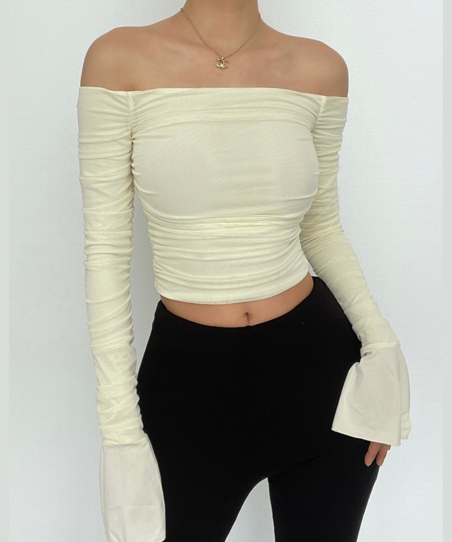 Chic Fall Nights: Black Off-Shoulder Ruched Crop Top with Slit Sleeves