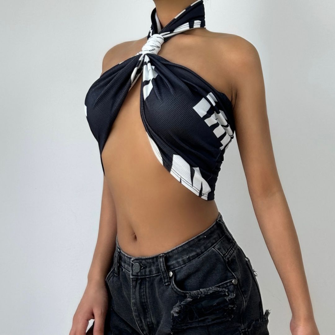 Effortless Edge: Black & White Twist-Front Halter Crop Top | American Fall Street Style