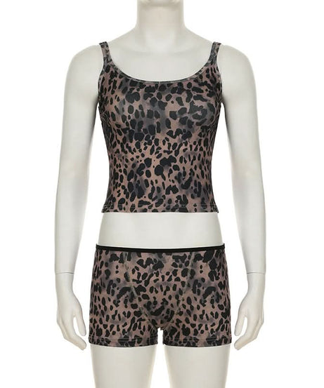 Wildly Comfortable: Chic Leopard Print Ribbed Loungewear Set - Perfect for Cozy Fall Nights