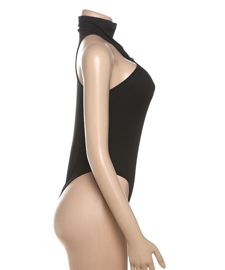Chic Black High-Neck Sleeveless Bodysuit with O-Ring Detail – Your Fall Fashion Essential