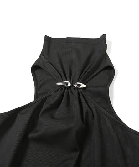 Chic Black High-Neck Sleeveless Bodysuit with O-Ring Detail – Your Fall Fashion Essential