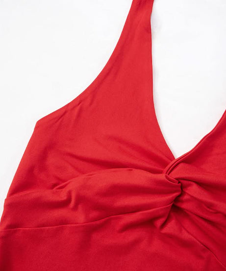 Effortless Fall Glam: Red Twisted Halter Top with Asymmetrical Hem – Your Go-To for Parties & Date Nights