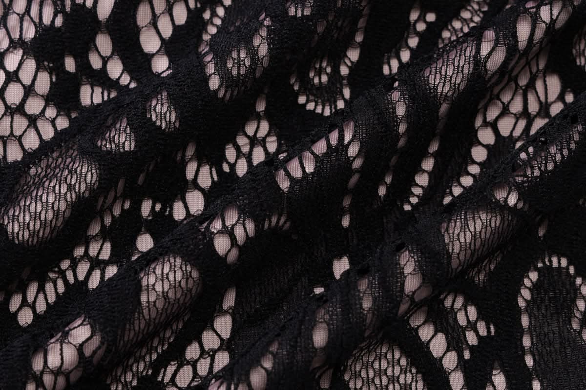 Romantic Lace Keyhole Mini Dress - Perfect for Fall Dates & Holiday Glam