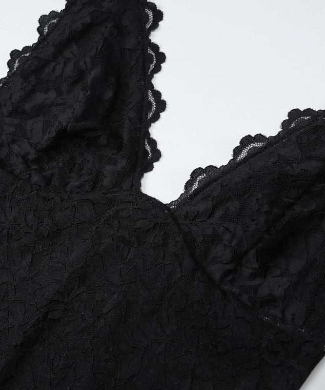 Autumn Allure: Black Lace Halter Bodycon Mini Dress - Your Chic Go-To for Fall & Holiday Parties