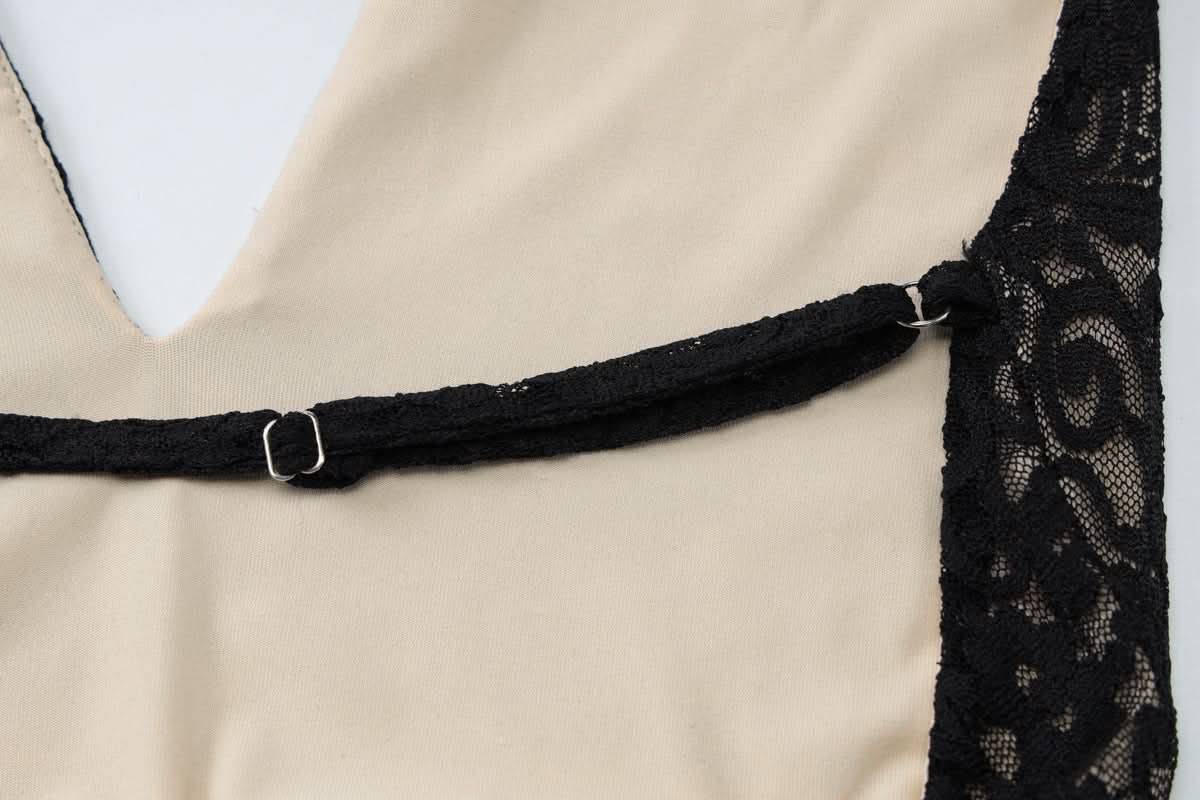 Alluring Black Paisley Lace Halter Romper - Deep V-Neck & Backless for Fall Allure