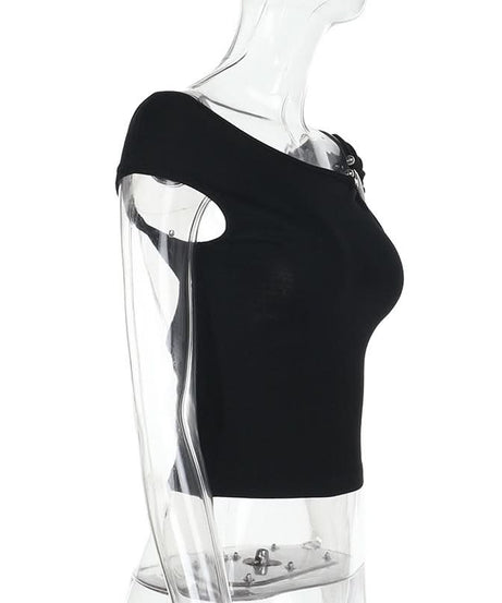 Chic Fall Edge: Asymmetric O-Ring Black Crop Top - Trendy One-Shoulder Statement for Women