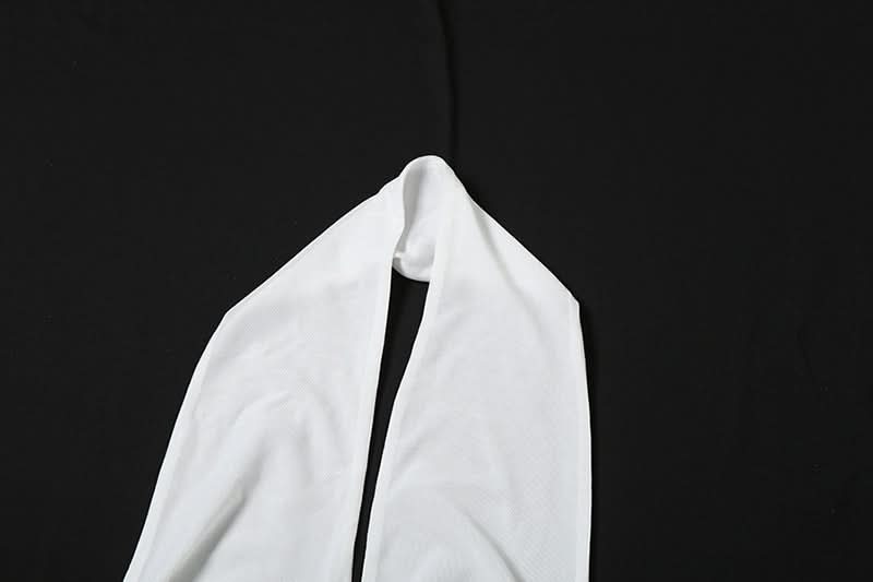 Sultry Black Lace Halter Crop Top – Your Perfect Pick for Fall Nights & Party Season