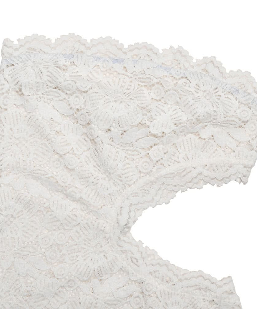 Alluring White Lace Strapless Maxi Dress with Side Cutout - Perfect for Fall Galas & Holiday Soirees