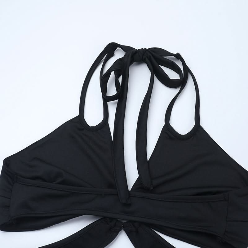 Trendy O-Ring Cut-Out Halter Crop Top & Flare Pant Set - Chic Black for Fall Nights