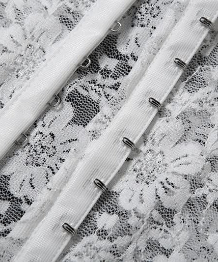 Chic White Lace Halter Crop Top | Y2K Zipper Front for Fall Style