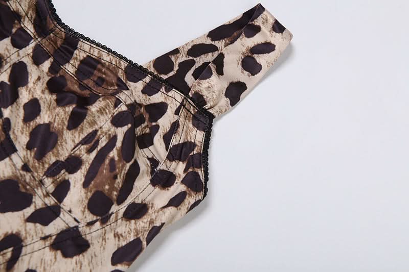 Wild Instinct Leopard Print V-Neck Backless Crop Top – Fall's Fierce Fashion Statement