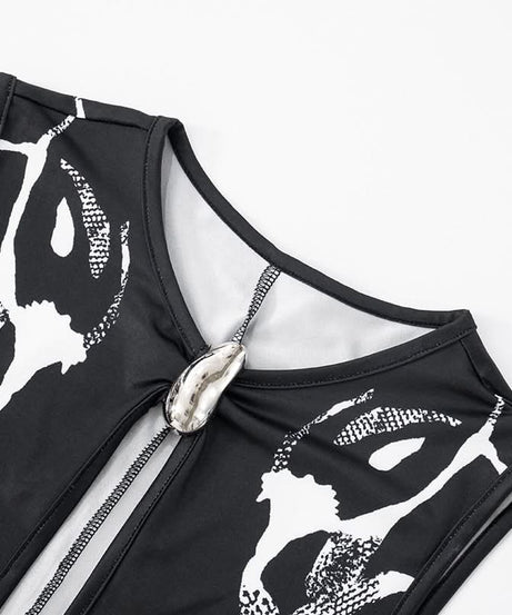 Holiday Glamour: Black & White Abstract Print Keyhole Maxi Dress