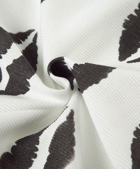 Sultry Lips Print Ribbed Crop Tank Top – Your Fall Fashion & Halloween Layering Essential