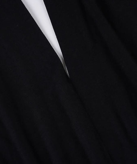 Effortless Fall Chic: Black Halter V-Neck Top with Backless Design & Button Detail