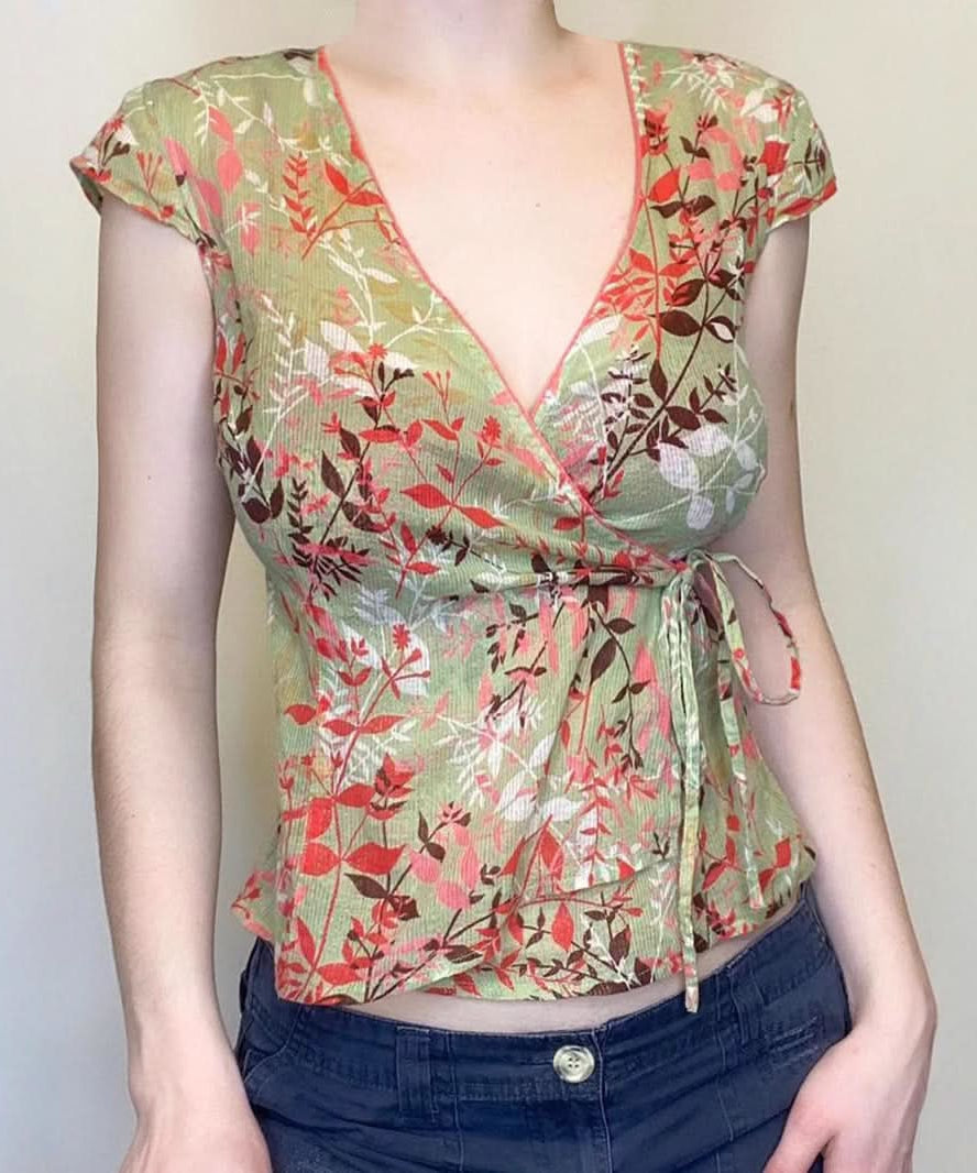 Effortless Autumn Bloom V-Neck Wrap Top - Fall Floral Tie-Waist Blouse