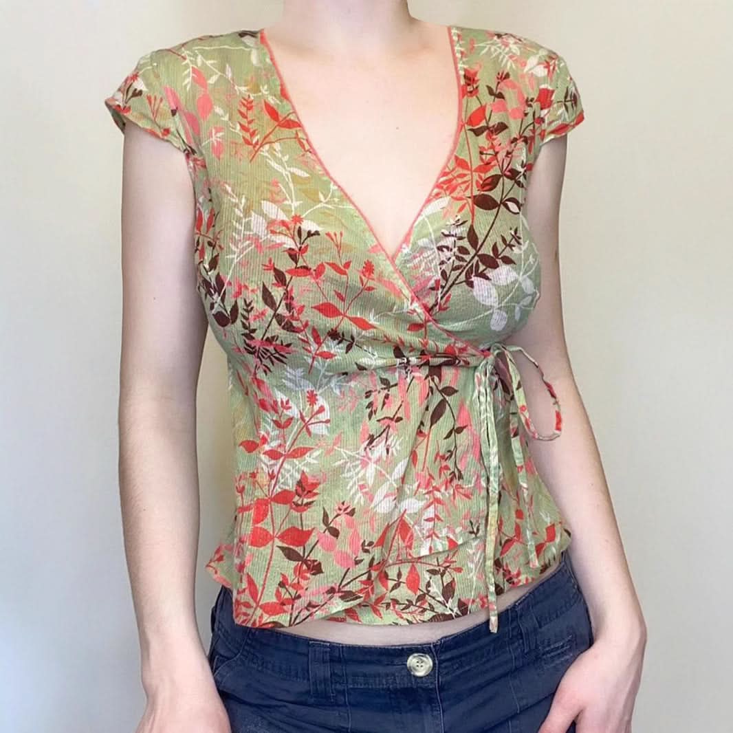 Effortless Autumn Bloom V-Neck Wrap Top - Fall Floral Tie-Waist Blouse