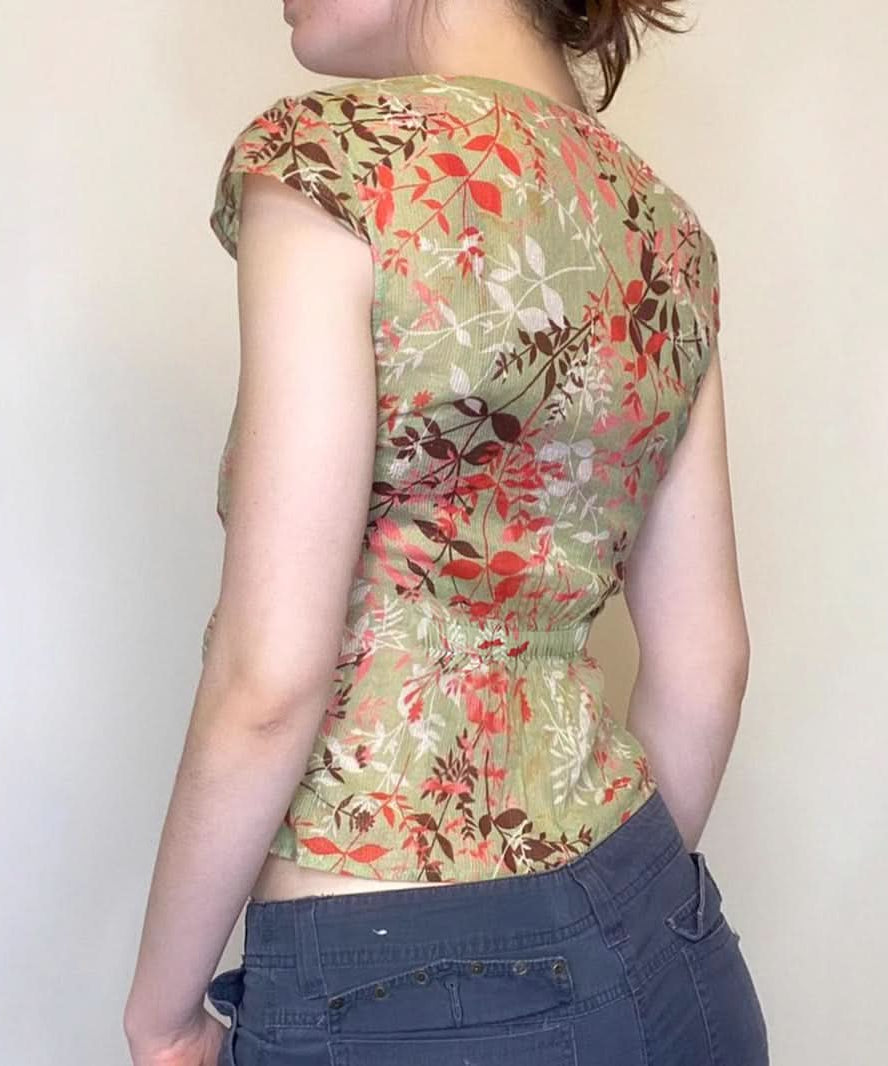 Effortless Autumn Bloom V-Neck Wrap Top - Fall Floral Tie-Waist Blouse