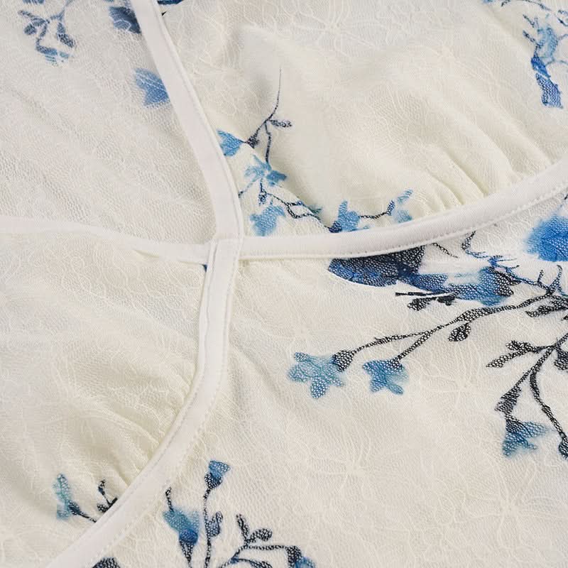 Y2K Chic Blue Floral V-Neck Crop Top - Delicate Cap Sleeve Blouse for Effortless Fall Layering