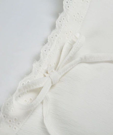 Effortless White Eyelet Mini Skirt - Scalloped Hem & Tie Waist for Resort & Transitional Style