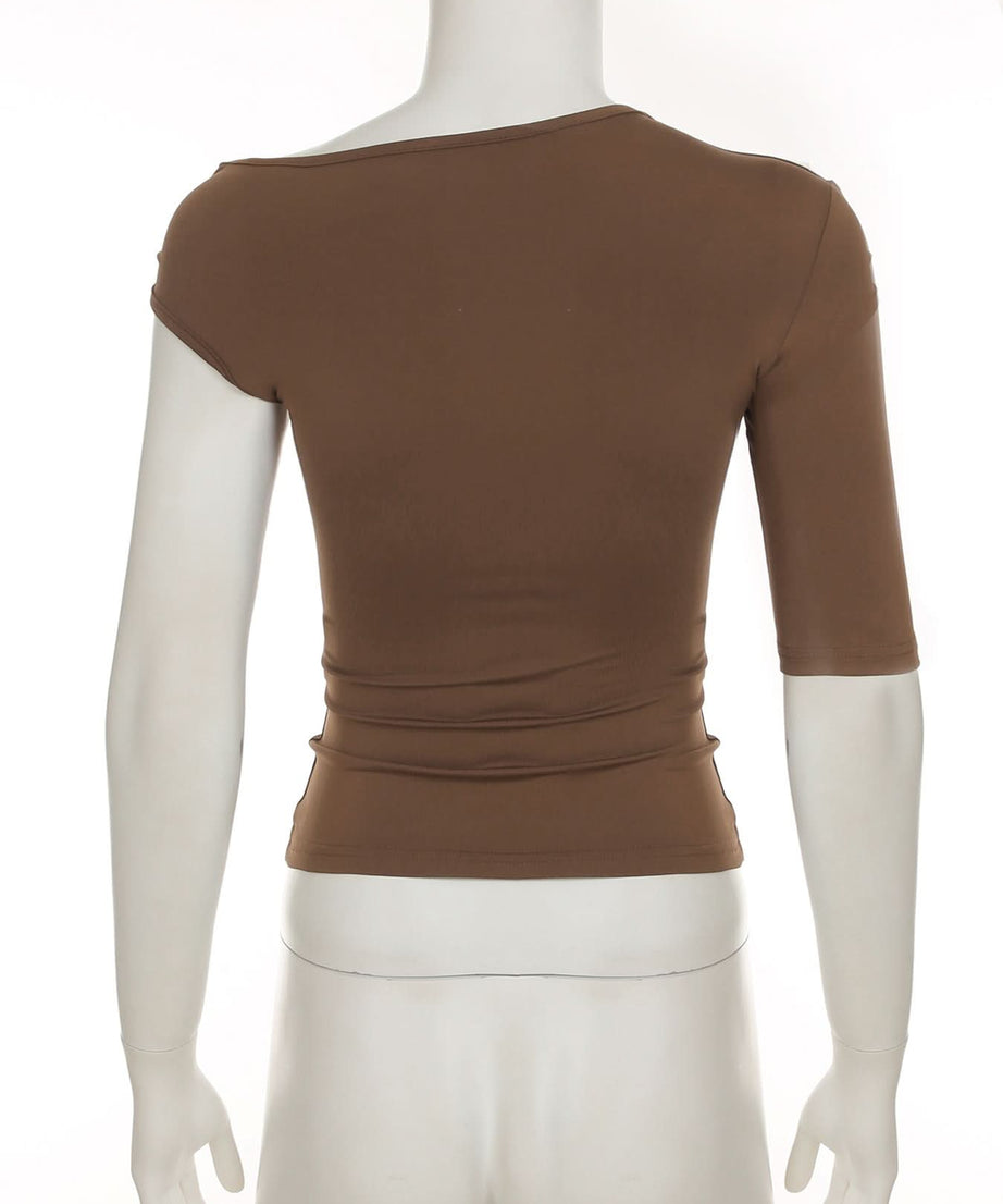 Chic Fall Asymmetrical Top: One-Shoulder Ruched Design with Luxe Gold Buckle - Mocha Brown