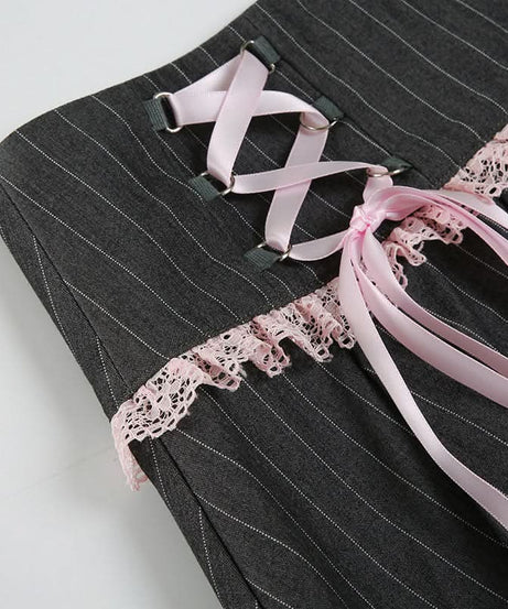 Fall Coquette Chic: Pinstripe Pleated Mini Skirt with Lace & Ribbon Detail – Perfect for Y2K & Halloween Style