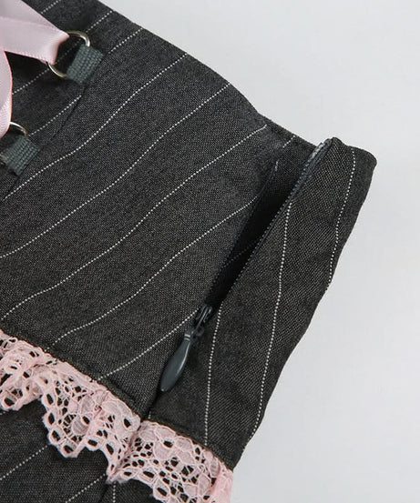 Fall Coquette Chic: Pinstripe Pleated Mini Skirt with Lace & Ribbon Detail – Perfect for Y2K & Halloween Style