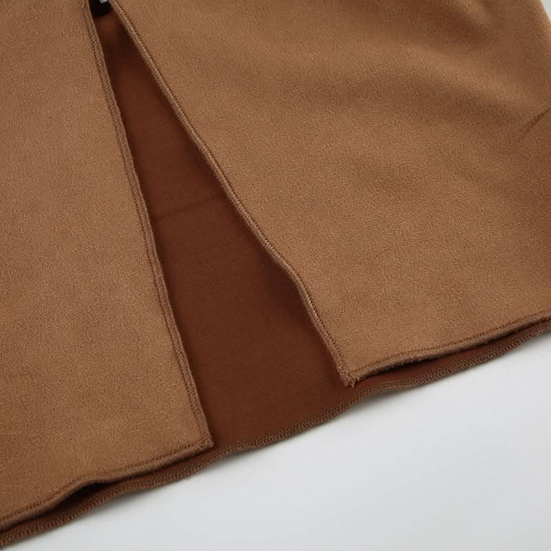 Autumn Allure: Heart Ring Cut-Out Cami Top - Chic V-Neck Slit for Fall