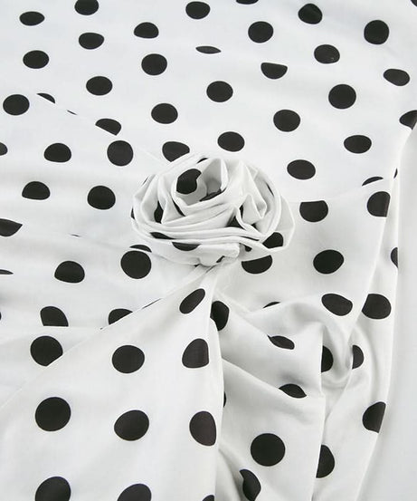 Effortless Chic: Polka Dot Halter Maxi Dress with Ruffle Slit – Perfect for Fall Getaways & Special Occasions