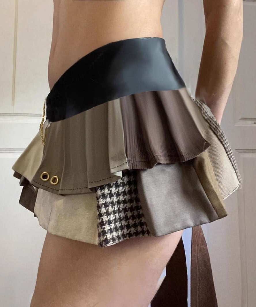 Y2K Edgy Patchwork Pleated Mini Skirt | Autumn Low-Rise Chain Detail