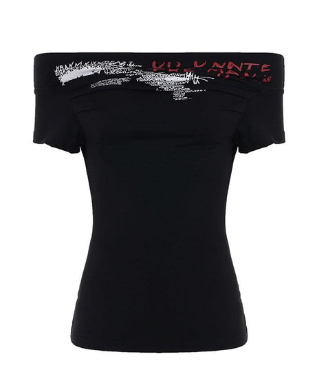 Edgy Statement Off-Shoulder Graphic Tee – Fall's Must-Have 'The Man's Run' Top