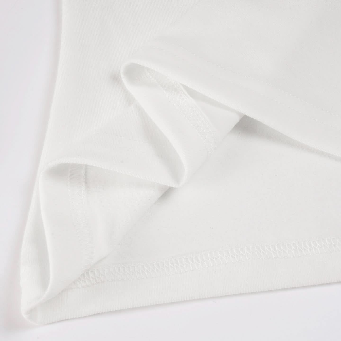 Edgy Statement Off-Shoulder Graphic Tee – Fall's Must-Have 'The Man's Run' Top