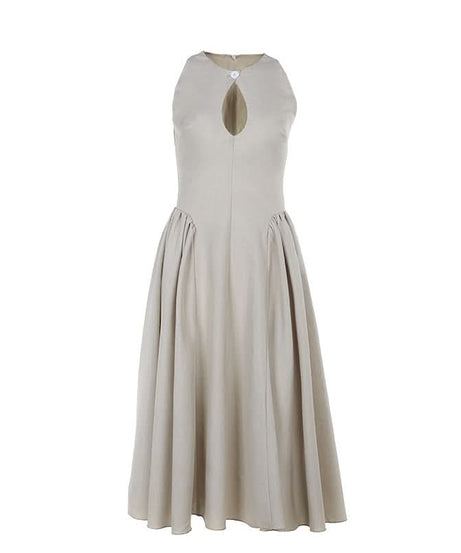 Autumn Chic: The Effortless Keyhole Pleated Midi Dress