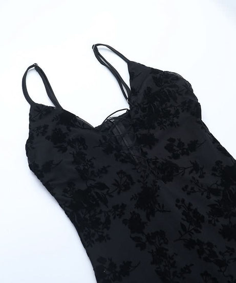 Fall Glamour: Black Velvet Burnout Floral Maxi Dress - Lace-Up V-Neck Formal Gown