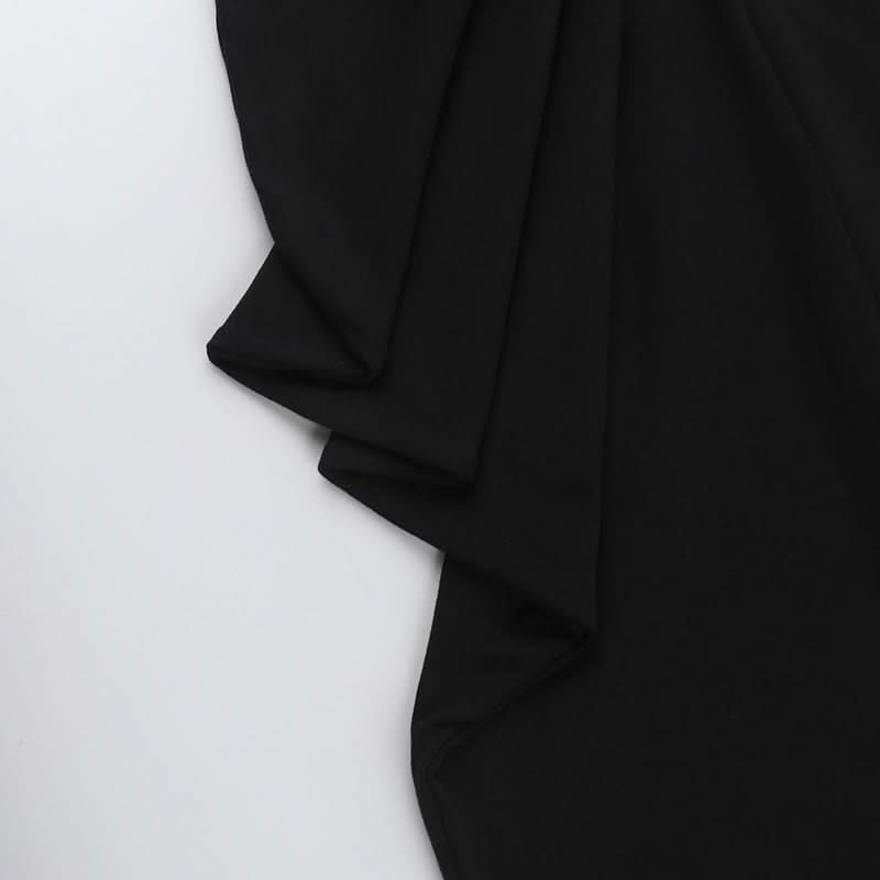 The Enchantress Black Lace Keyhole Maxi Dress - Your Go-To for Fall & Holiday Glamour