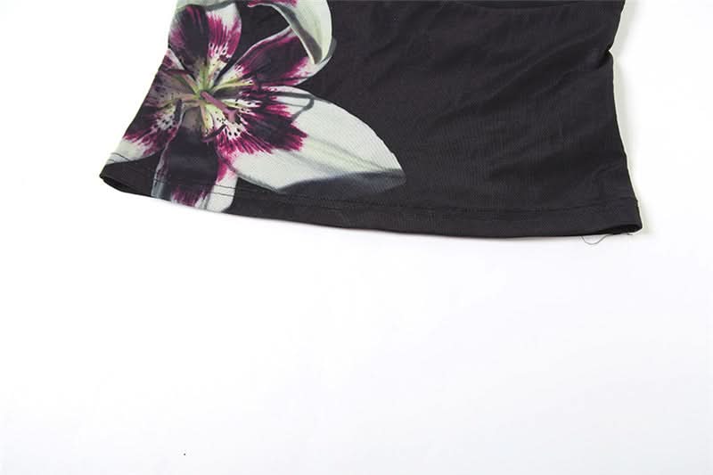 Tropical Bloom Halter Tankini Top - Chic V-Neck for Your Fall Getaway