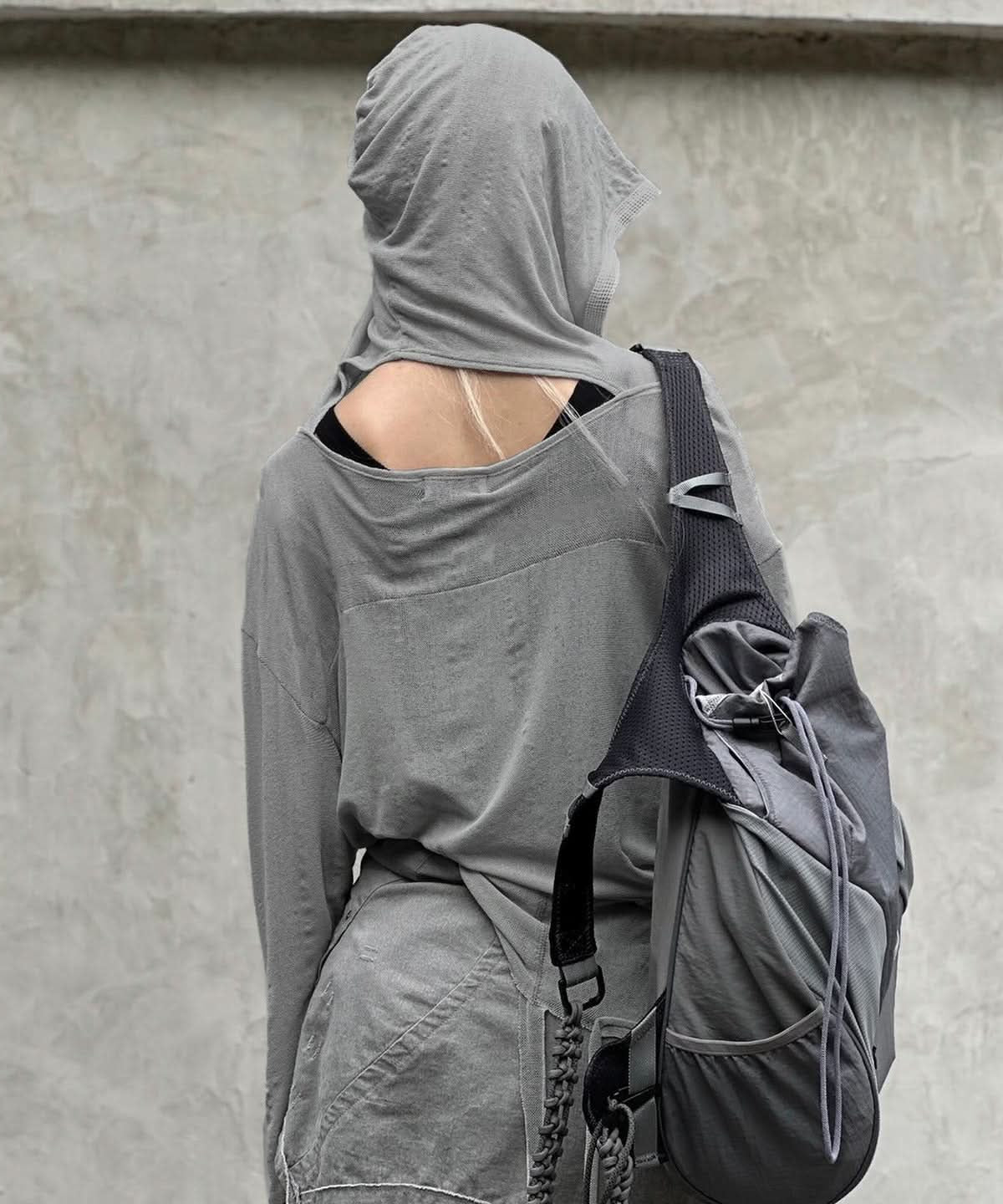 Effortless Fall Edge: Deconstructed Cut-Out Hoodie Top – Cozy & Chic Long Sleeve