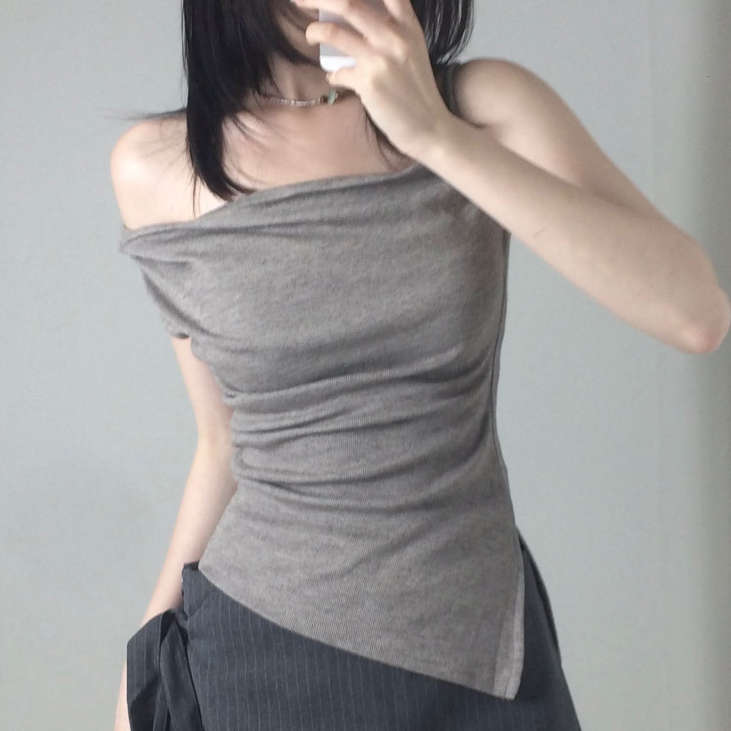 Effortless Fall Chic: Luxe Cowl Neck Sleeveless Knit Top with Modern Side Slit