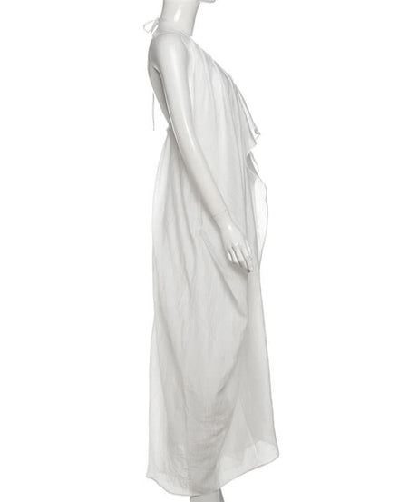 Ethereal White Halter Maxi Dress: Your Chic Escape for Fall & Winter Getaways