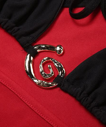 Y2K Edgy Chic: Red & Black Halter O-Ring Crop Top - Fall Party & Night Out Statement