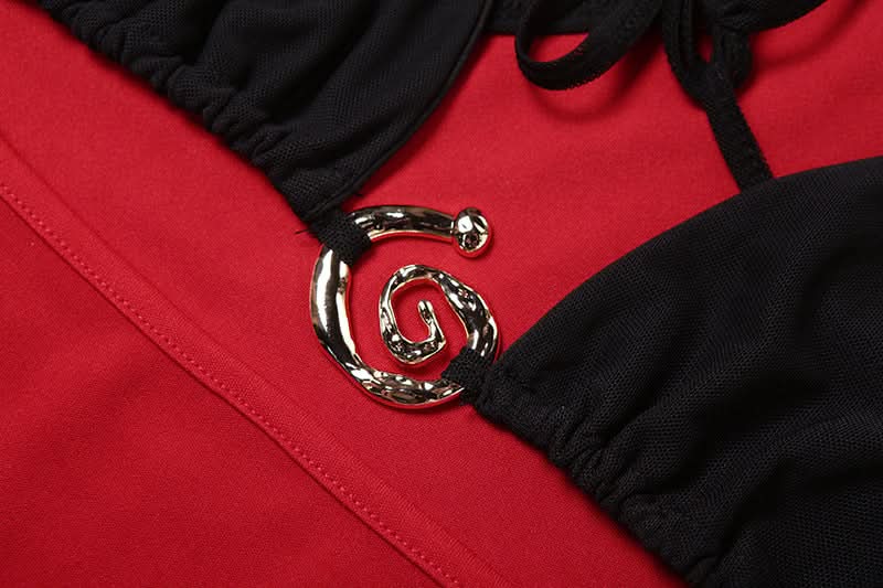 Y2K Edgy Chic: Red & Black Halter O-Ring Crop Top - Fall Party & Night Out Statement