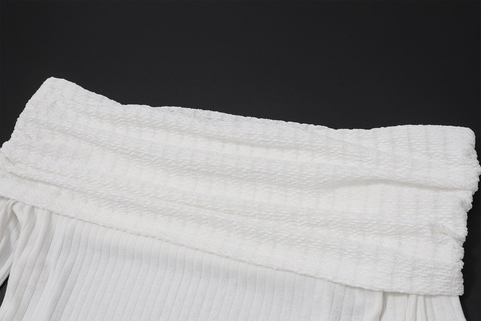 Fall's Must-Have Ribbed Off-Shoulder Crop Top with Drawstring Sleeves - Effortless American Chic