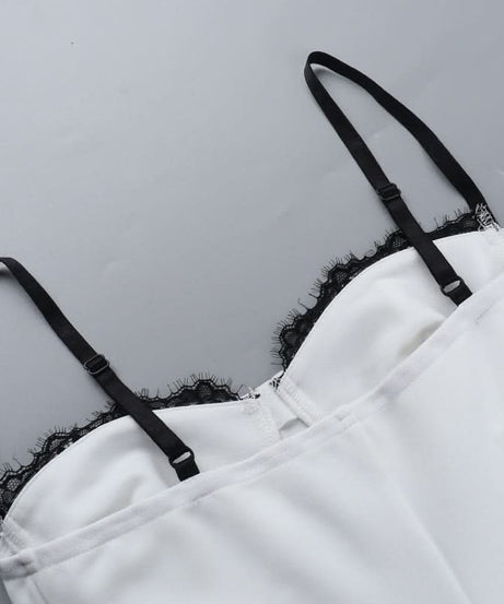 Elegant White Sweetheart Bustier Top with Black Lace Trim – Fall & Holiday Season Essential