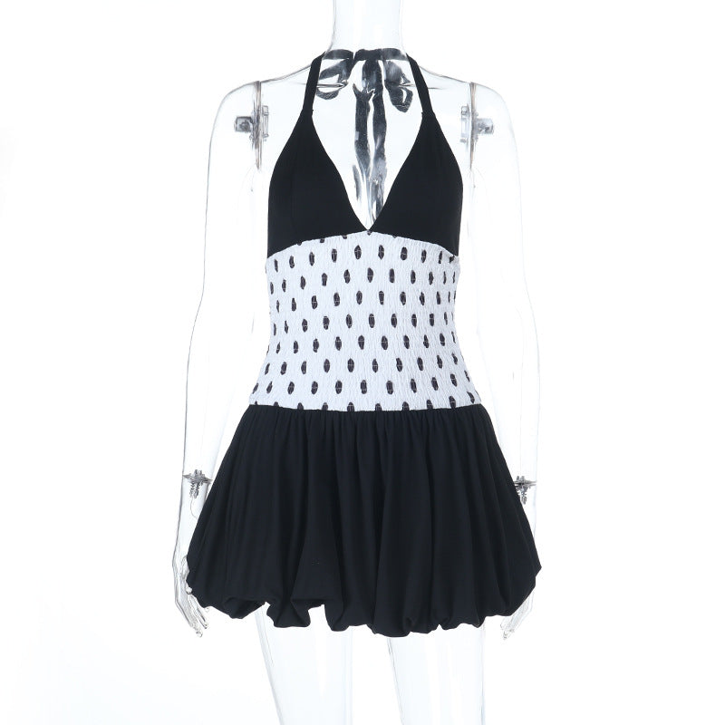 Effortless Chic: Polka Dot Halter Mini Dress - Flattering Smocked Waist for Fall Getaways & Date Nights