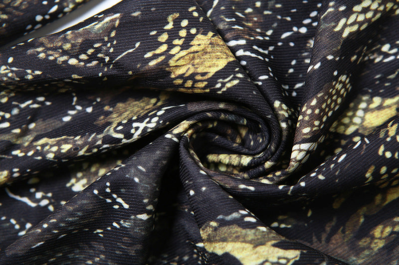 Golden Serpent O-Ring Halter Crop Top – Daring Fall Nights & Glam Getaways