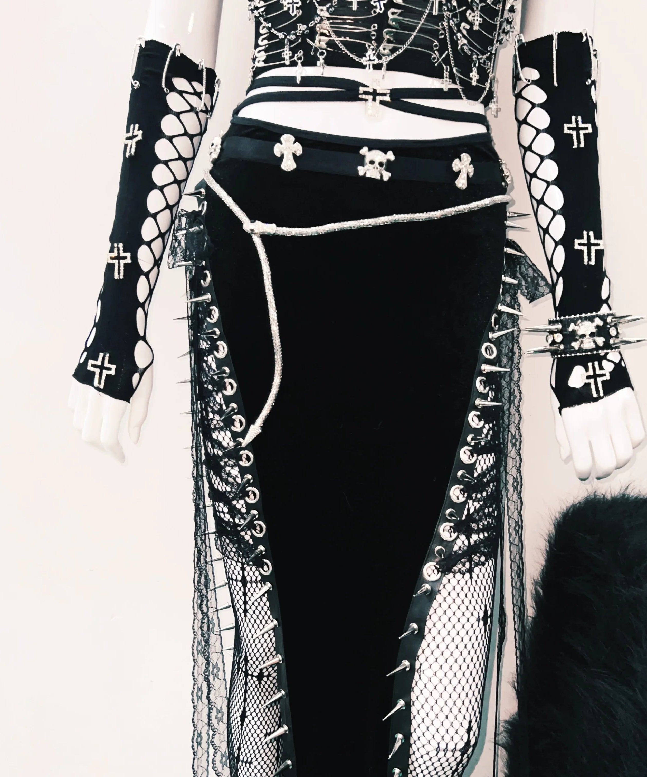 Unleash Your Dark Glamour: Gothic Feather & Spike Corset Top - Halloween & Festival Ready!