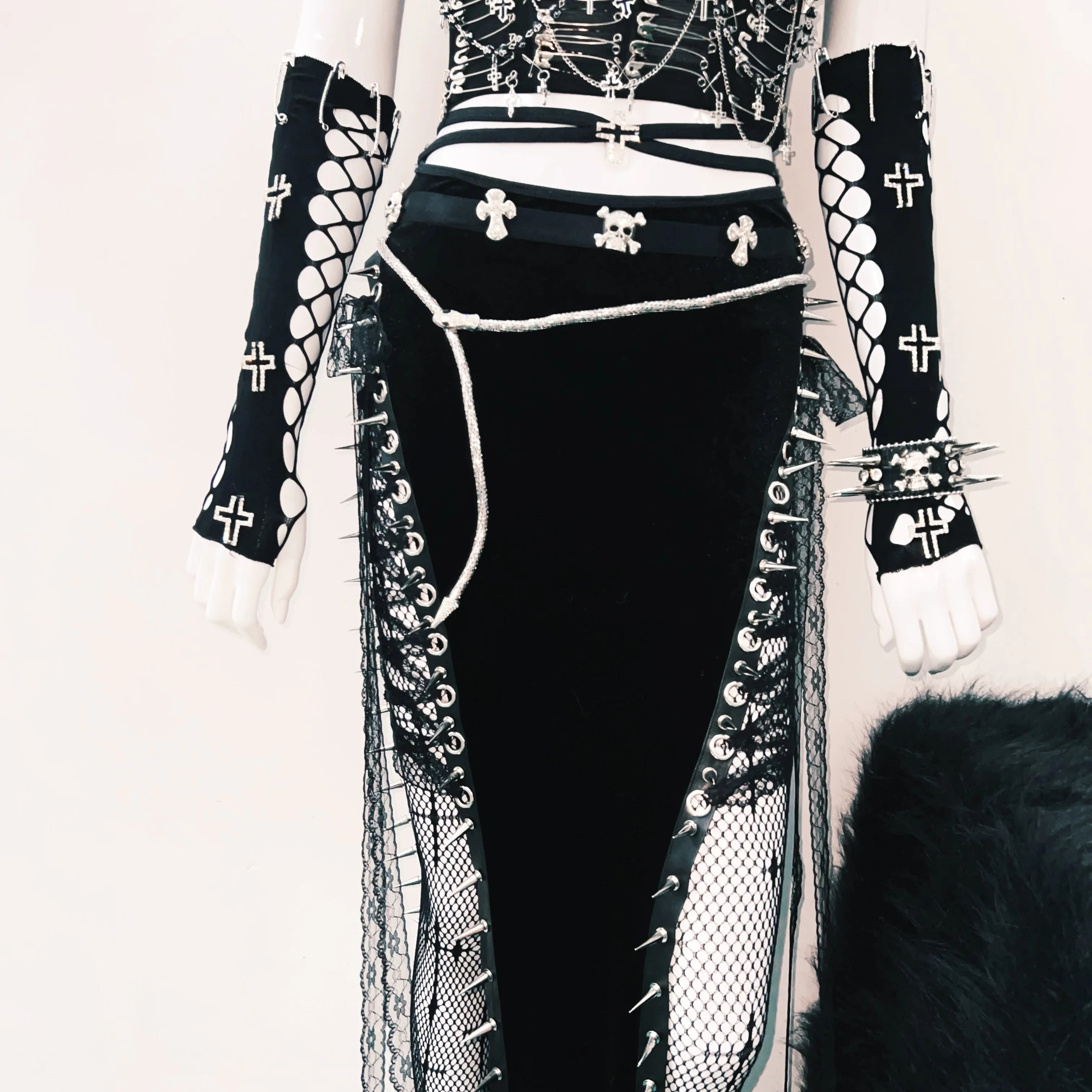 Unleash Your Dark Glamour: Gothic Feather & Spike Corset Top - Halloween & Festival Ready!