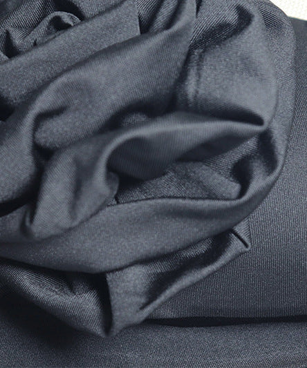 Chic Black Halter Cut-Out Maxi Gown with Rose Appliques – Your Ultimate Holiday Party & NYE Statement Piece