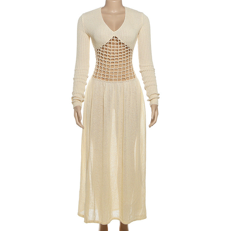 Autumn Resort Chic: V-Neck Knit Cut-Out Maxi Dress – Your Effortless Fall Getaway & Statement Piece